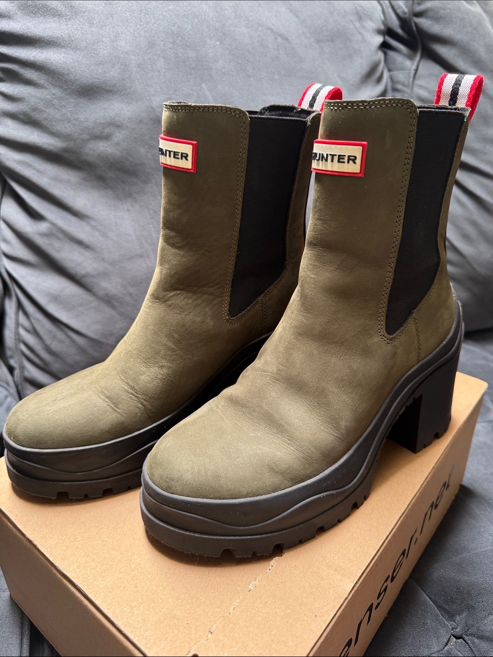Hunter Women's Miana Heeled Waterproof Chelsea Boots - Olive Green size 7